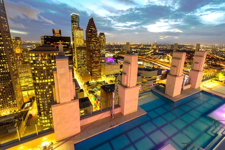Houston Rooftop Pool | Virtual Tours | Market Square Tower