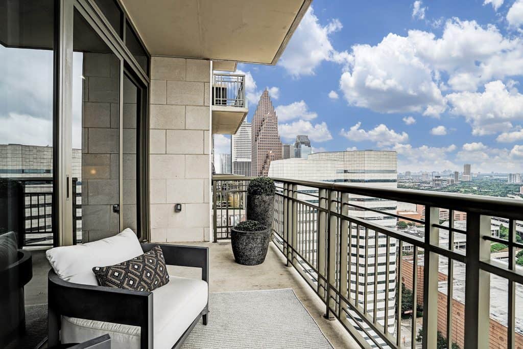 Market Square Tower Residence E Balcony